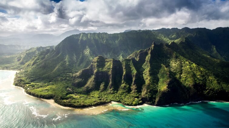best time to travel to hawaii