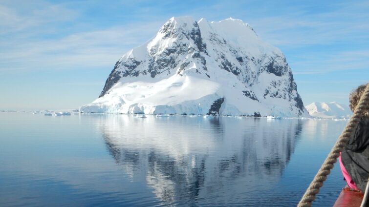 photography of ice berg during daytime